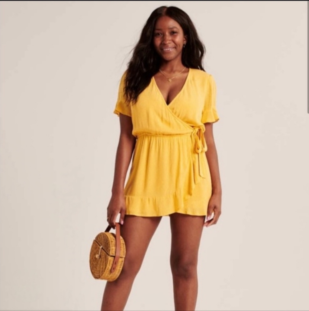 Abercrombie & Fitch Mustard and White Polka Dot Print Wrap Romper Ruffle Sleeve